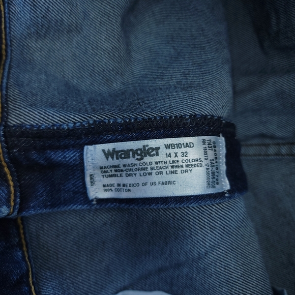 Wrangler Jeans Mens 14X32 Blue Denim Straight Leg Mid Rise Lightweight Outdoors - Picture 10 of 10